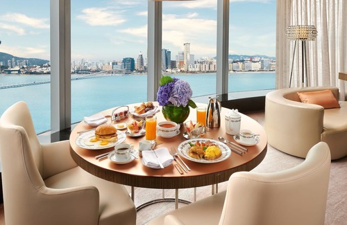 Taipa Hotel | Altira Macau