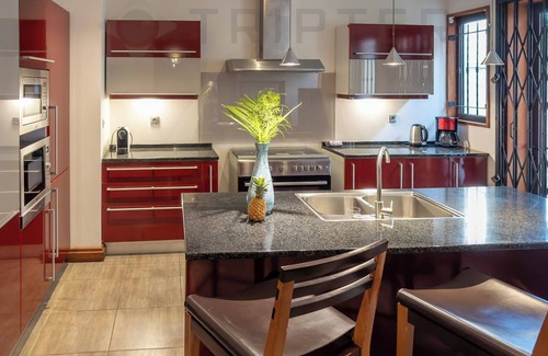 Poste Lafayette Villa | Altisan: Neighbouring luxury villas