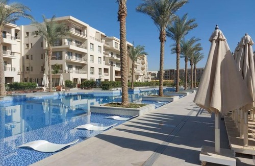Al-Khalifa Apartment | Alumia Marigold Suite 3BR Apt Pool Access