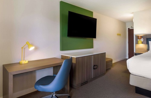 Oyster Point Hotel | Always a Great Idea To Unwind! Pets Allowed, Near Costaños Canyon Park