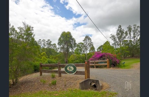 Amamoor Cabin | Amamoor Homestead and Country Cottages
