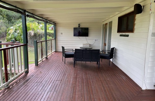 Shire of Cooloola House | Amamoor Homestead, inc Amamoor Cottages (3 self contained cabins)