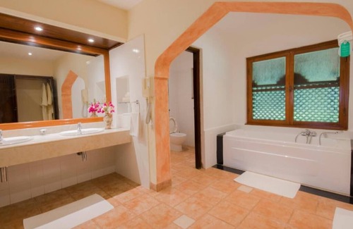 Dar es Salaam Resort | Amani Beach Resort
