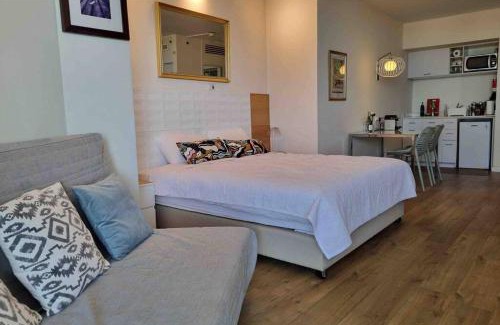 Herzliya Pituach Apartment | Amano Seaview Suite
