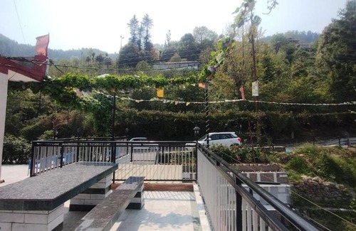 Kumharsain House | Amar Homestay - A Roadside Haven