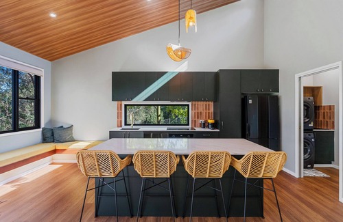 Eatons Hill Cottage | Amara Grove - Come Home to Calm. Peaceful stay in a cottage closer to nature.