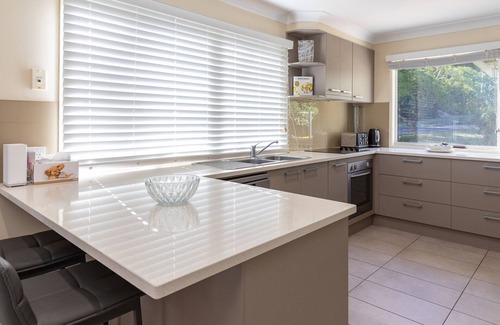 Smiths Lake House | Amaroo Sunset Lodge - Pacific Palms Holidays