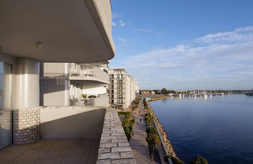 Newcastle Apartment | Amaya - 2 bedroom holiday apartment