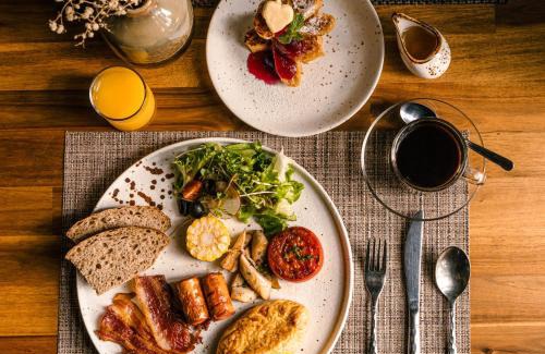 Soc Son Resort | AMAYA HOME - Lodge, Spa & Restaurant