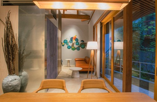 Himi House | AMAZA