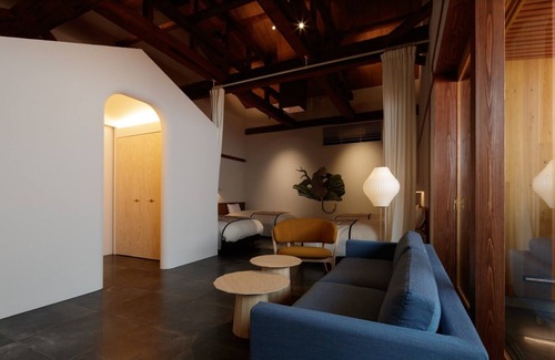 Himi House | AMAZA