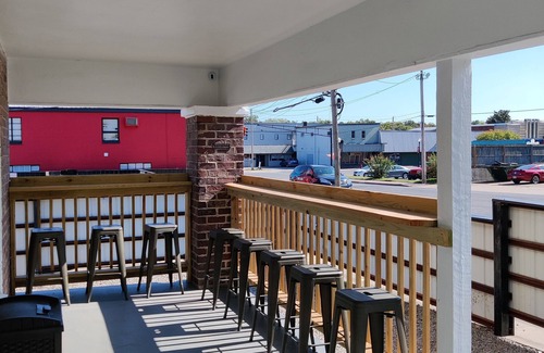 Tahlequah House | Amazing 3 Bed 2 Bath Downtown Cabin! Huge Fenced Patio, Walkable, Wifi + n