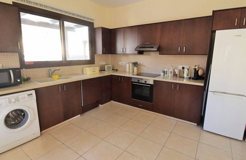 Pissouri Villa | Amazing 4 Bed Villa, Close to the beach, 10m x 5m Pool. Free WIFI