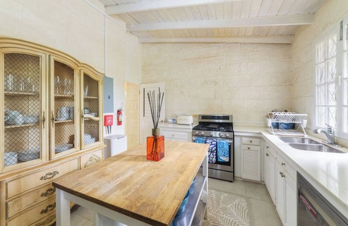 Mullins House | Amazing 4-bed Villa with Pool 5 mins from Beach - Palm Grove 1