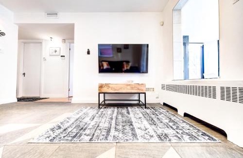 Hochelaga Apartment | Amazing 4-Bedrooms in Homa Montreal 20