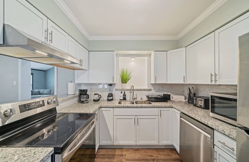Texas City House | Amazing 4BR 2Bath Home with Pool & Game-Movie Room