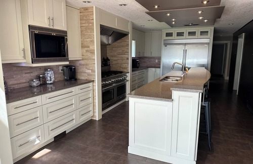 Chestermere House | Amazing 5 Bedroom House on the Lake 20 minutes from downtown Calgary.