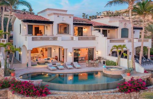 Palmilla Villa | Amazing 5bd Villa Del Mar Villa with Full Staff and Steps from the Beach