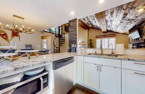 Stratton Mountain House | Amazing alpine oasis with fireplace, mountain-view deck, & bikes - walk-to-lifts