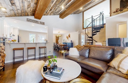 Stratton Mountain House | Amazing alpine oasis with fireplace, mountain-view deck, & bikes - walk-to-lifts