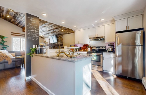 Stratton Mountain House | Amazing alpine oasis with fireplace, mountain-view deck, & bikes - walk-to-lifts