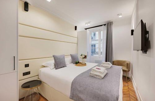 9th Arrondissement Apartment | Amazing Apartment - 2BR-6P - Gare Saint-Lazare