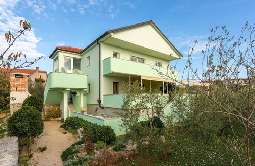 Poljica Apartment | Amazing apartment in Nenadici