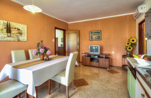 Mugeba Apartment | Amazing apartment in Porec with WiFi