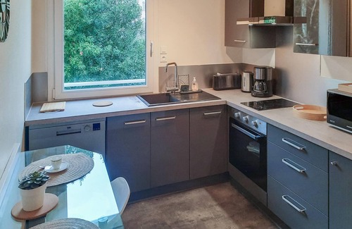 Redon Apartment | Amazing apartment in Redon with WiFi