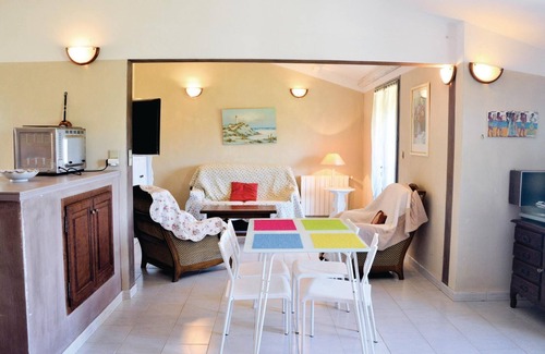 Sault Apartment | Amazing apartment in Sault with WiFi