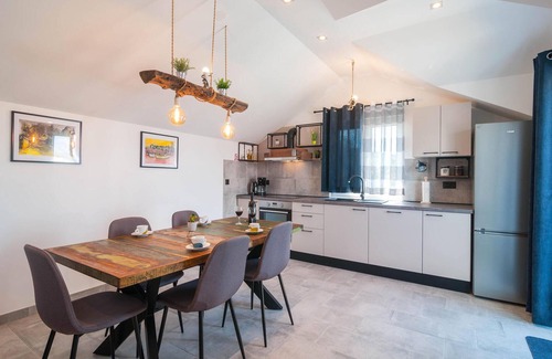 Supetar Apartment | Amazing apartment in Supetar with WiFi