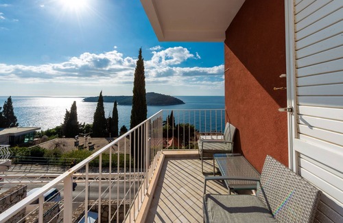 Ploce Apartment | Amazing Apartment Santini