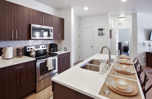 Draper Apartment | Amazing Apartment With a Hot Tub!