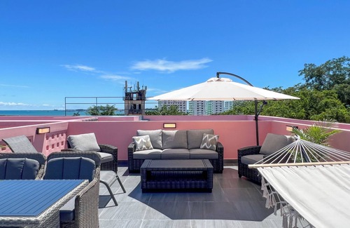Santa Ana Apartment | Amazing Apt w/Private Terrace & BBQ for Relaxing