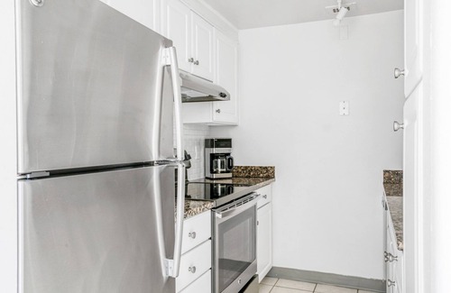 Prudential - St. Botolph Apartment | Amazing Back Bay 1BR w/W/D & Gym, near Copley T & Shops, by Blueground