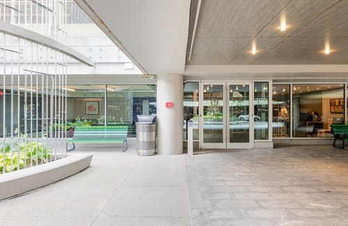 Prudential - St. Botolph Apartment | Amazing Back Bay 1BR w/W/D & Gym, near Copley T & Shops, by Blueground