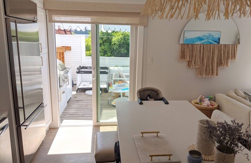 The Strand House | Amazing Beach House In Manhattan Beach, Near Town! Steps to Beach!