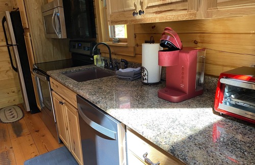 Purlear Cabin | Amazing Cabin by a Stream- Private Creekside Cozy Log Cabin with Hot Tub & Wifi