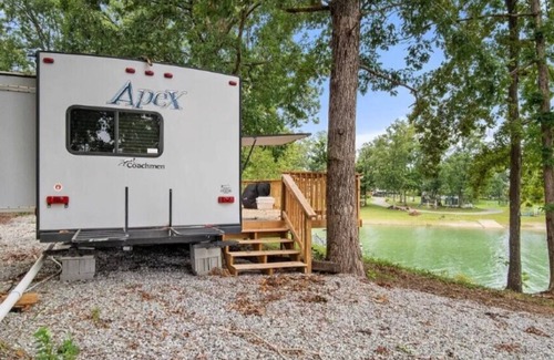 Sevierville RV Rental | Amazing campground on the lake in Sevierville - 2 bedrooms available