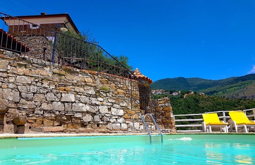 San Mauro Cilento Villa | Amazing Classic Stone House: a green terrace overlooking sea, hill and mountain