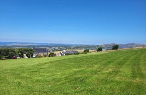Llanllyfni House | Amazing coastal & sunset views in Eryri (Snowdonia)