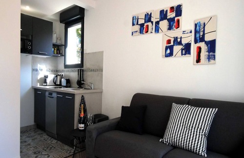 Orly Apartment | Amazing Duplex with Sauna 1BR/4P in the heart of the city of Orly
