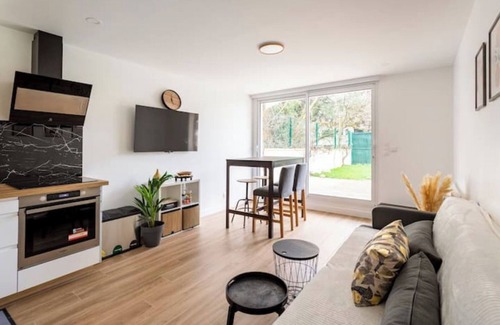 Orsay House | Amazing flat, Paris suburb, near Versailles ,Orly