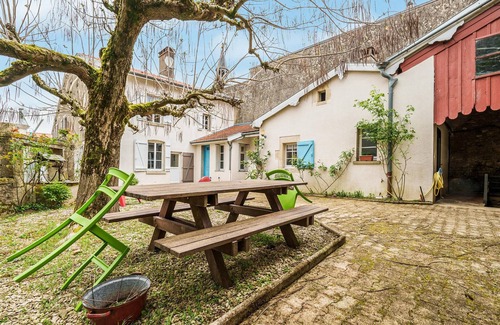 Dommartin-le-Saint-Pere House | Amazing home in Dommartin-le-Saint-Pèr