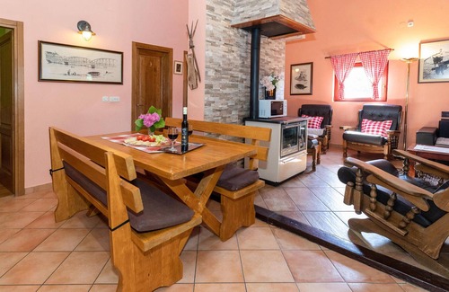 Kula Norinska House | Amazing home in Desne with kitchen