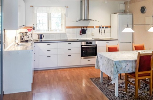 Växjö House | Amazing home in Eringsboda with WiFi
