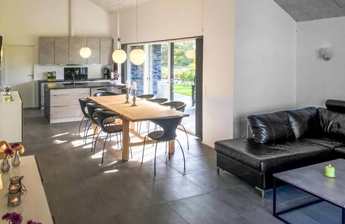 Grena Strand House | Amazing home in Grenaa with WiFi