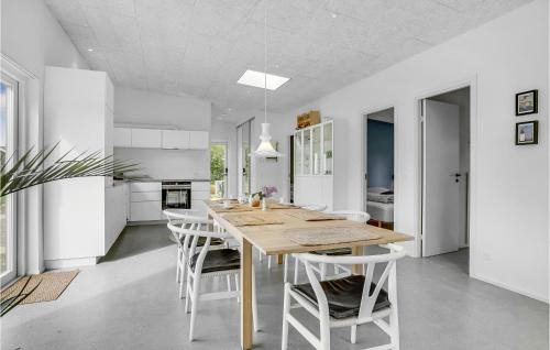 Arø House | Amazing Home In Haderslev With Kitchen