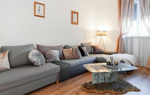 Salakovci House | Amazing Home In Labin With Kitchen