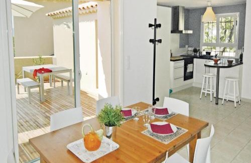 Laudun House | Amazing Home In Laudun-L'ardoise